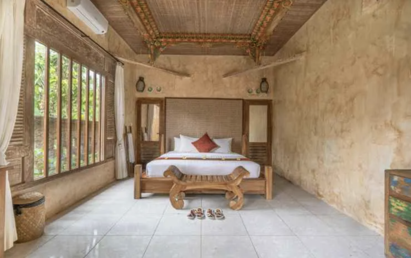 Two 5* options in Bali from 2,400 rubles: large bungalow VS hotel room